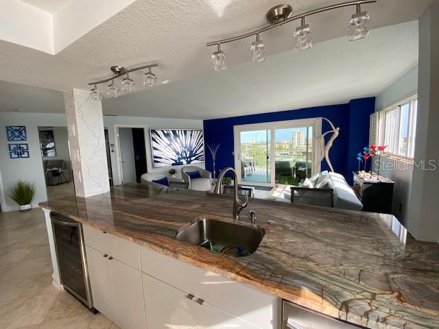 Image 8 of 25 For 610 Island Way 608