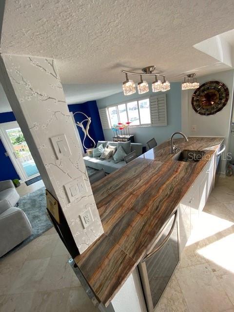 Image 9 of 25 For 610 Island Way 608