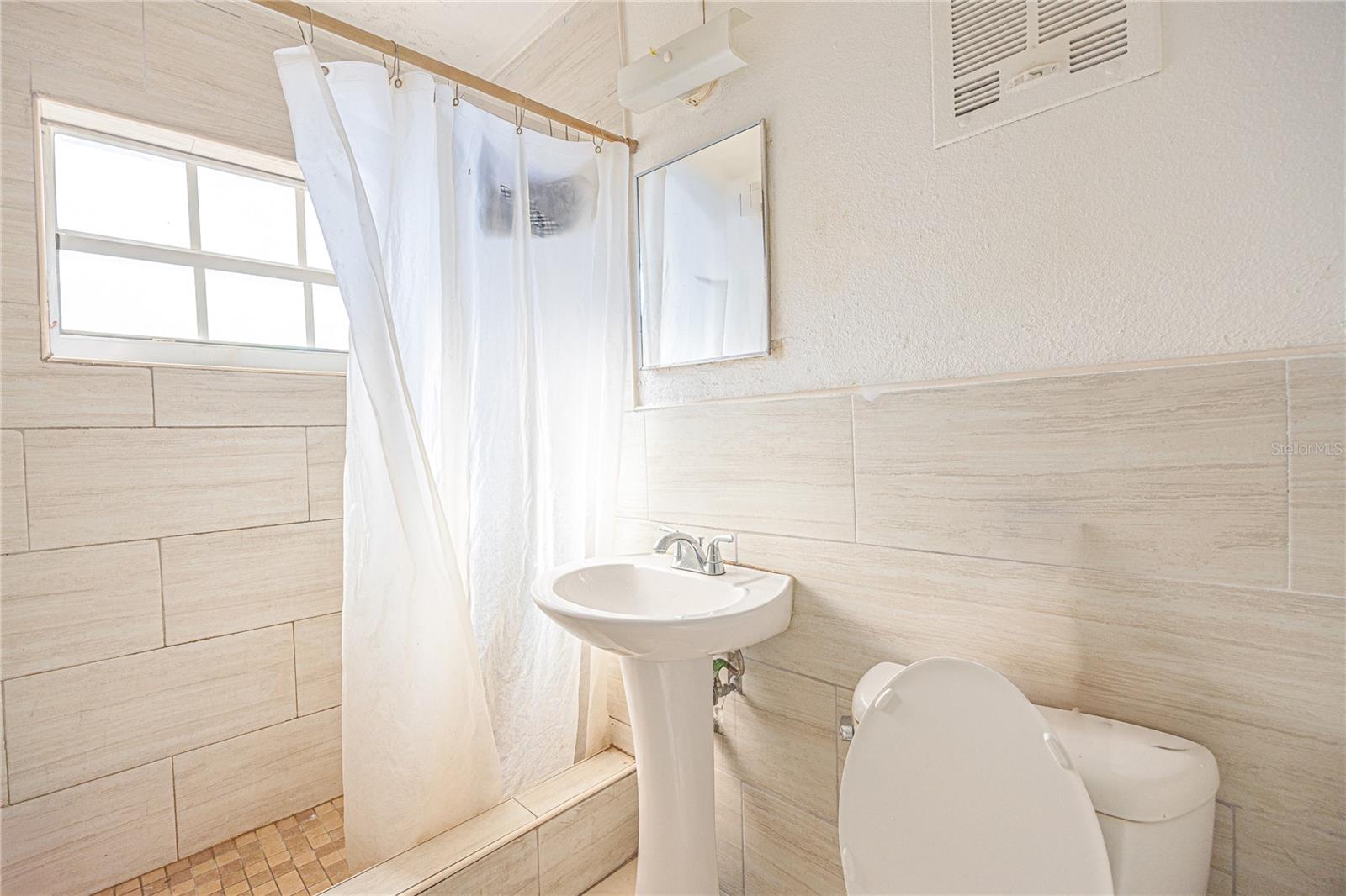 Image 11 of 16 For 646 Bayberry Drive