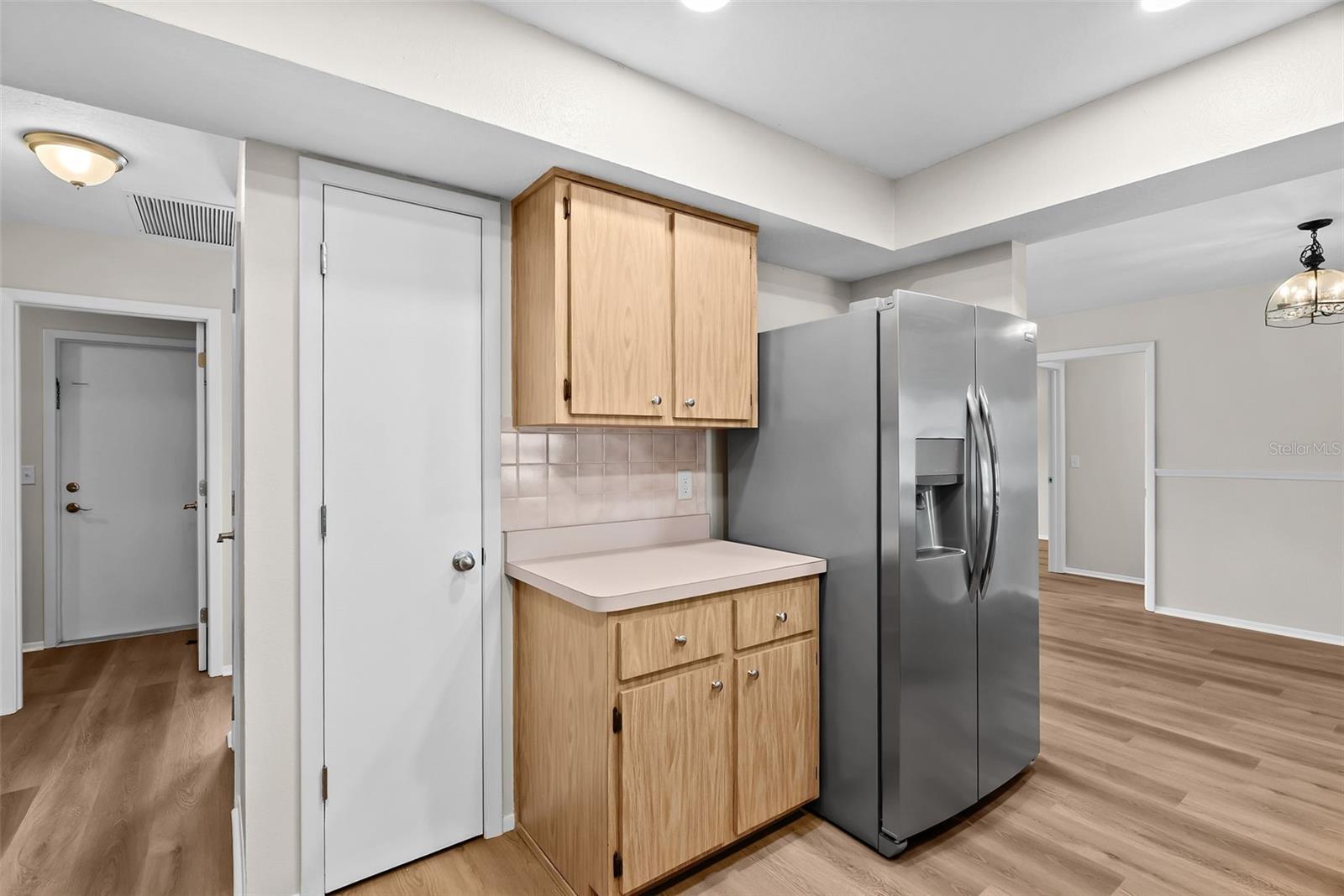 Listing photo id 8 for 10340 Alberta Court