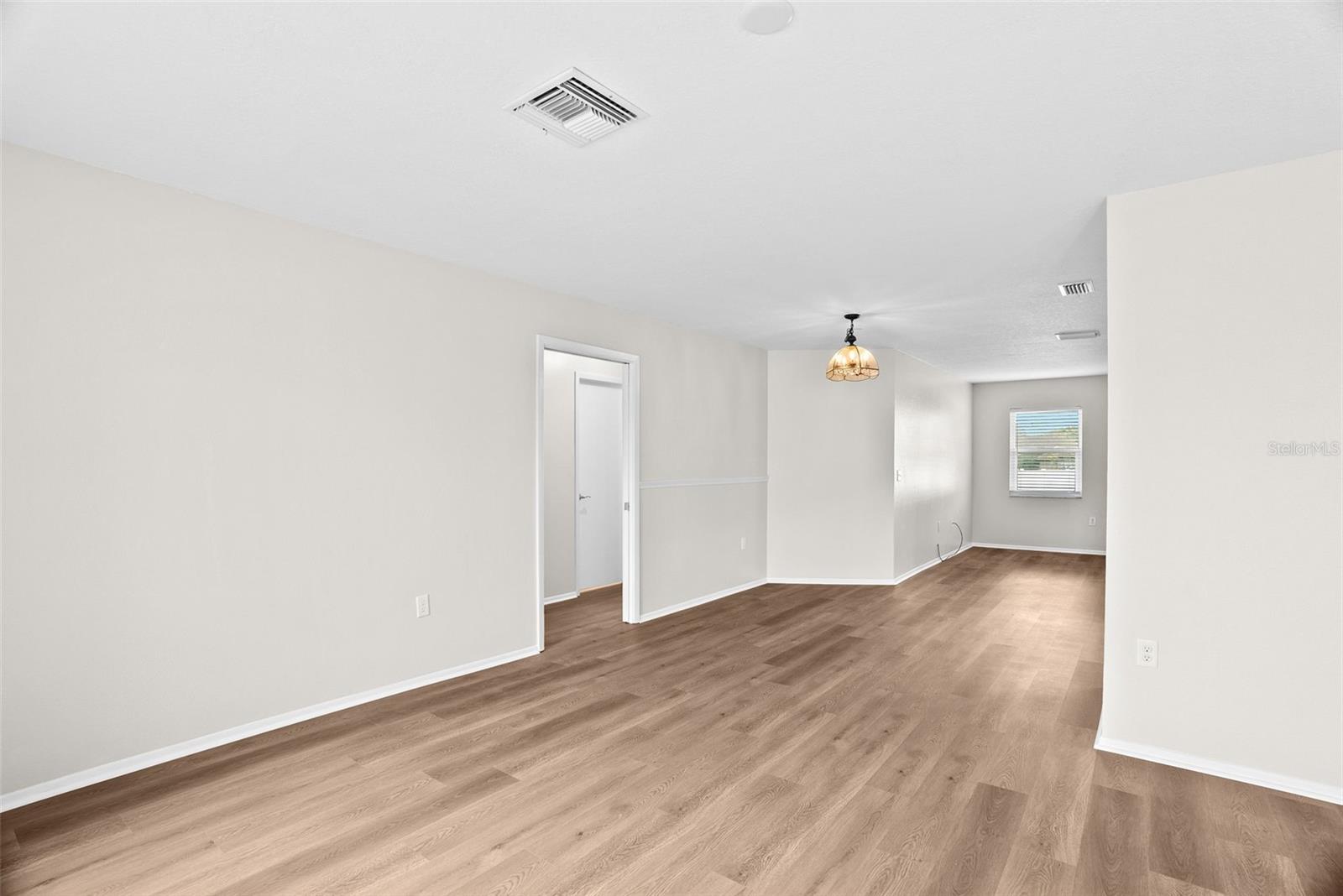 Listing photo id 10 for 10340 Alberta Court