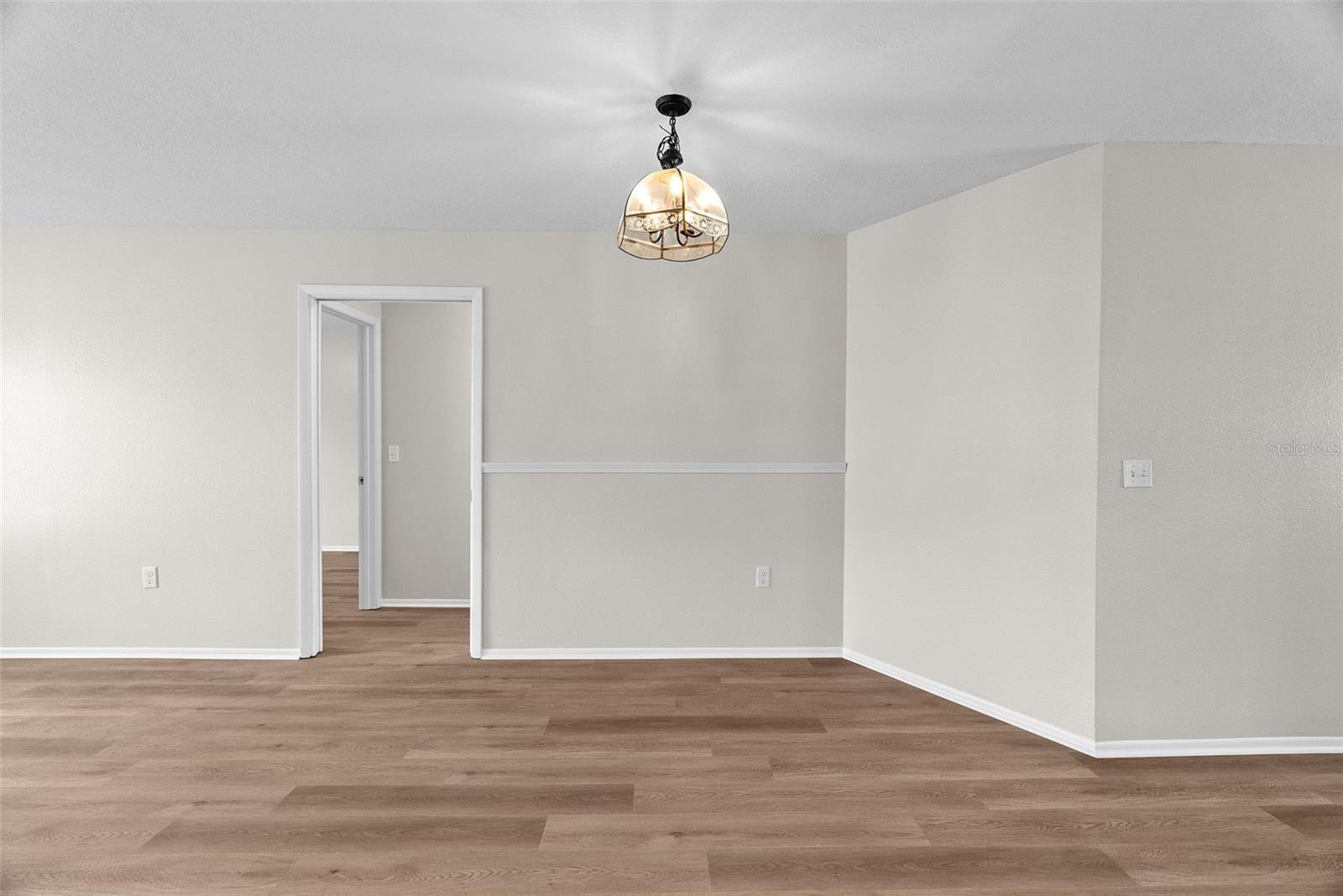 Listing photo id 12 for 10340 Alberta Court