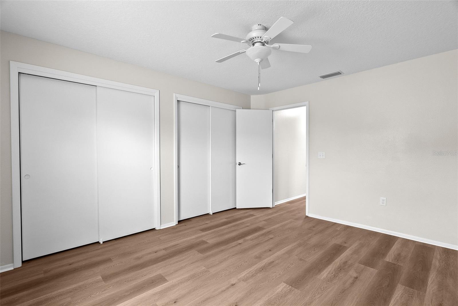 Listing photo id 22 for 10340 Alberta Court