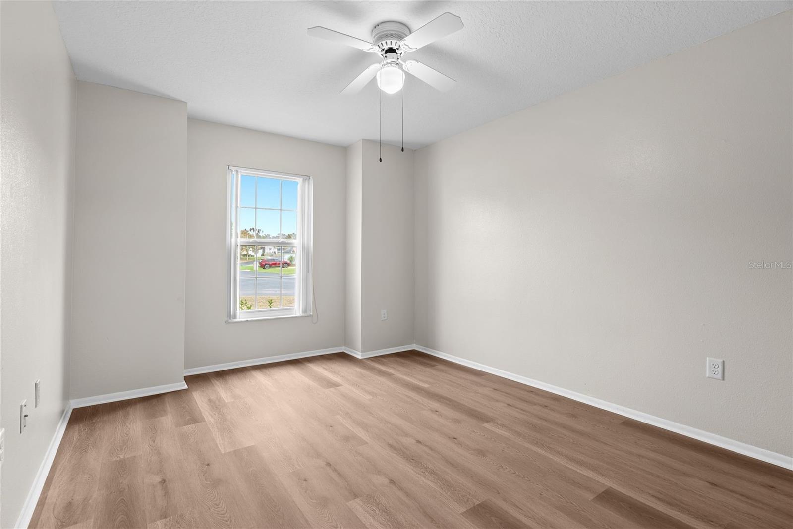 Listing photo id 25 for 10340 Alberta Court