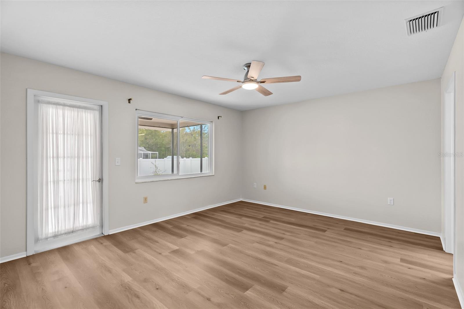 Listing photo id 26 for 10340 Alberta Court