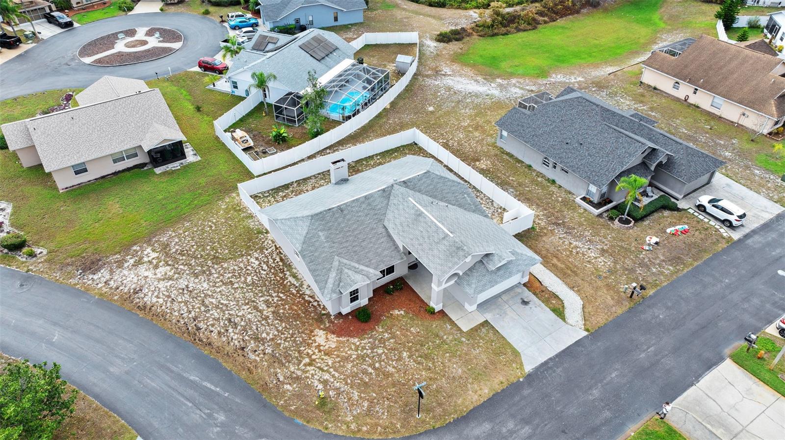 Listing photo id 33 for 10340 Alberta Court