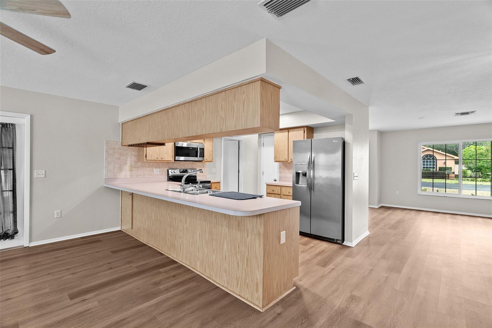 Listing photo id 7 for 10340 Alberta Court