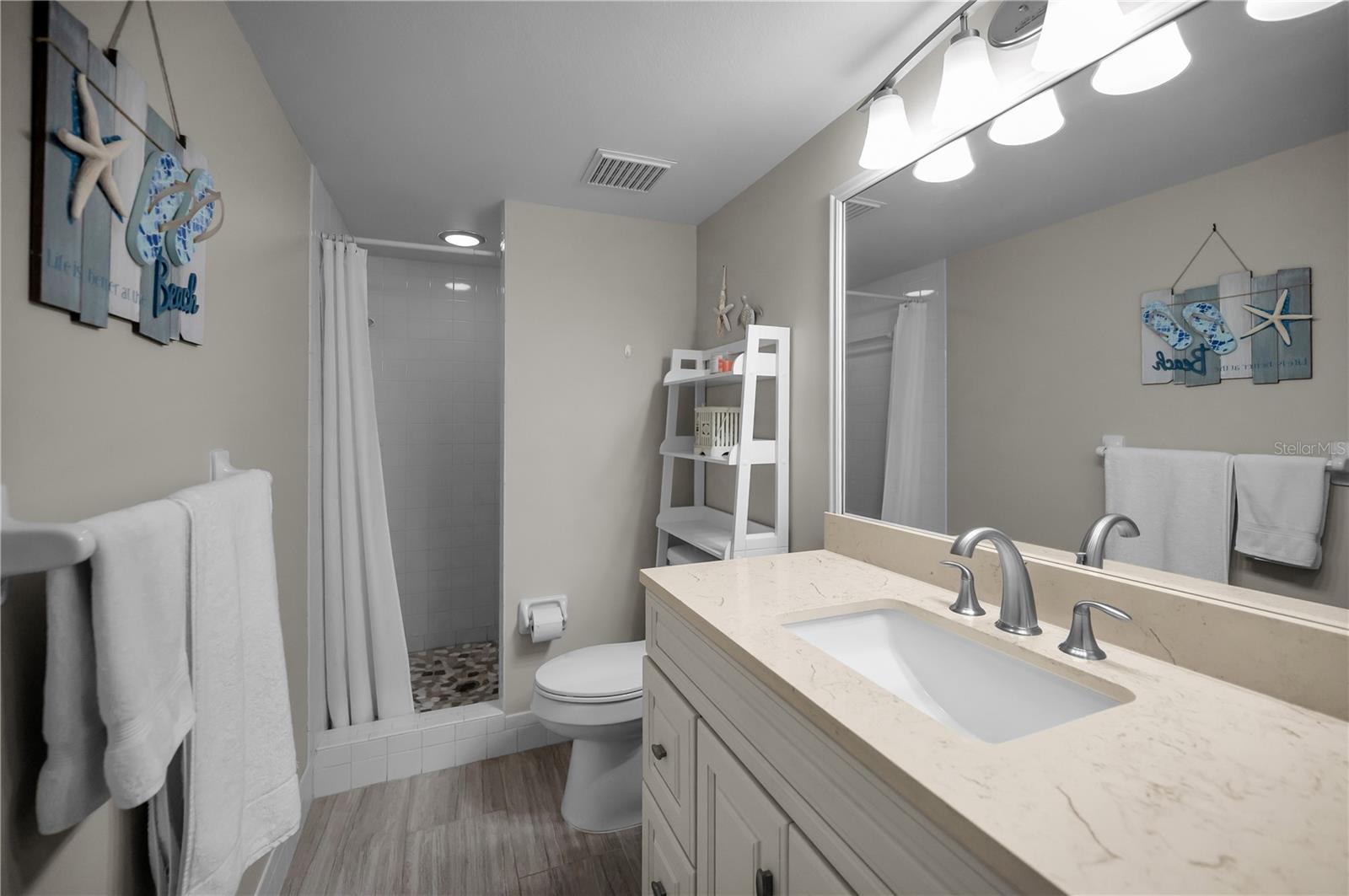 Image 20 of 39 For 110 Cypress Court 3-82