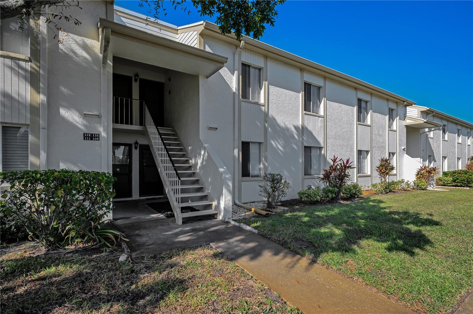 Image 25 of 39 For 110 Cypress Court 3-82