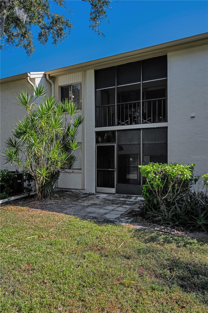 Image 30 of 39 For 110 Cypress Court 3-82