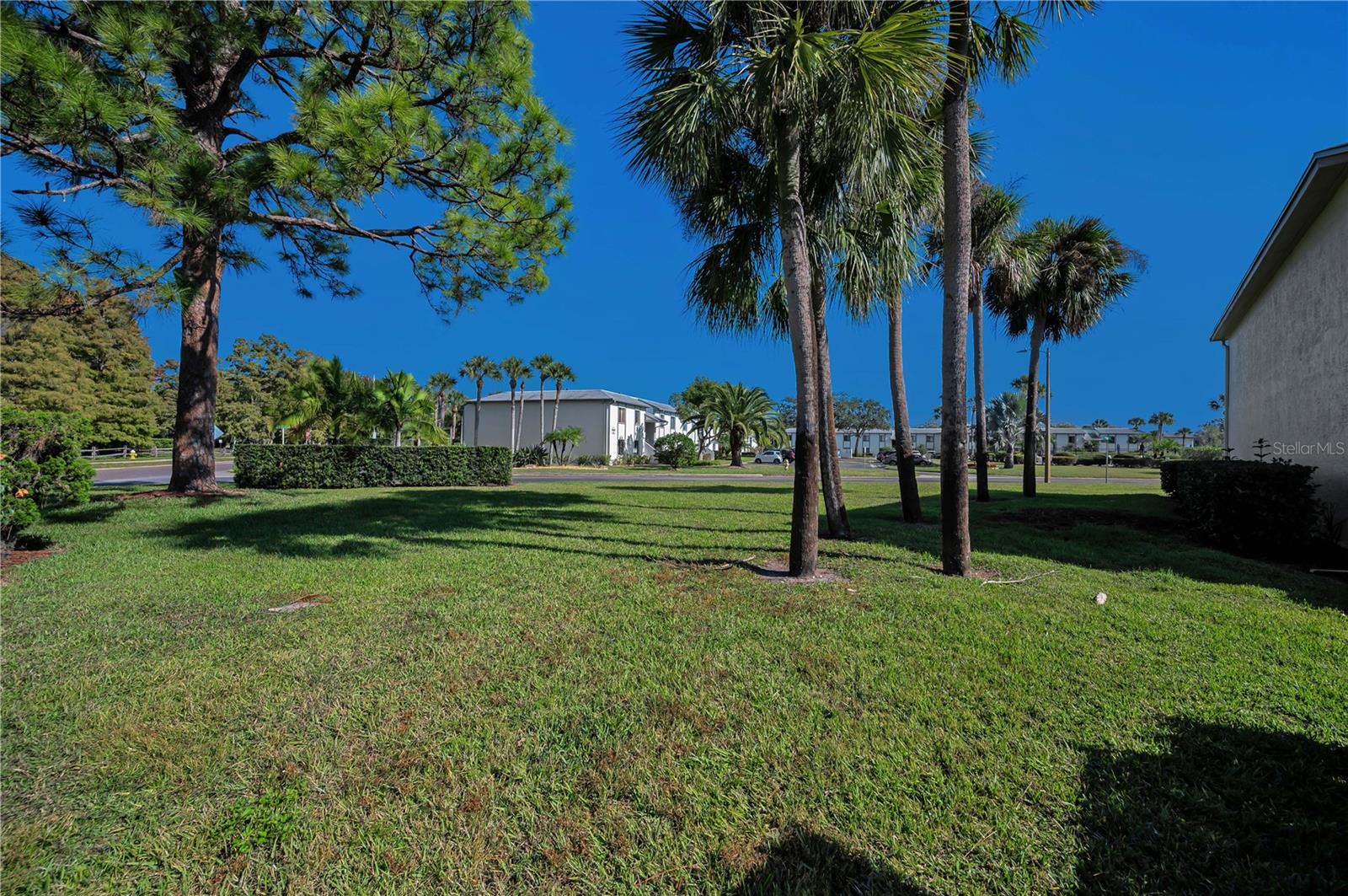 Image 34 of 39 For 110 Cypress Court 3-82