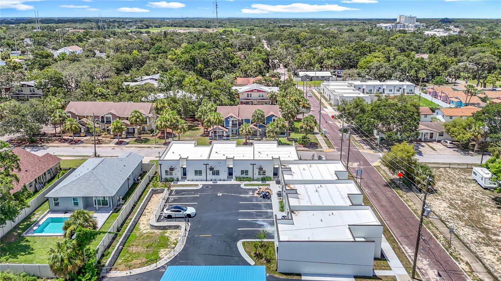 Image 20 of 77 For 401 Boyer Street 2