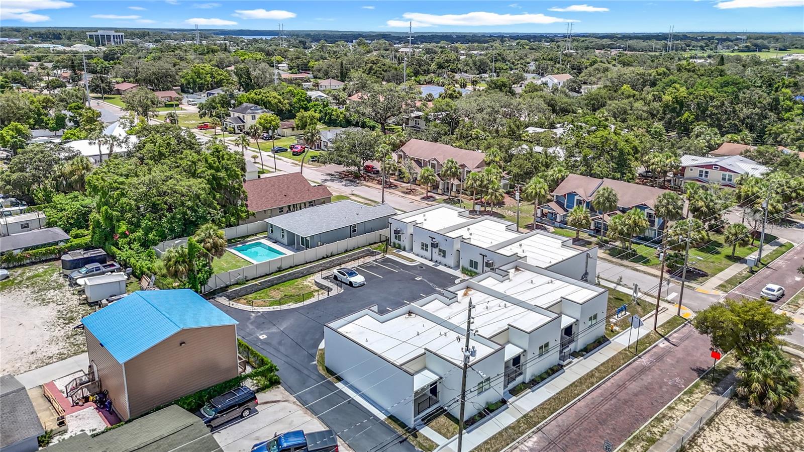 Image 21 of 77 For 401 Boyer Street 2