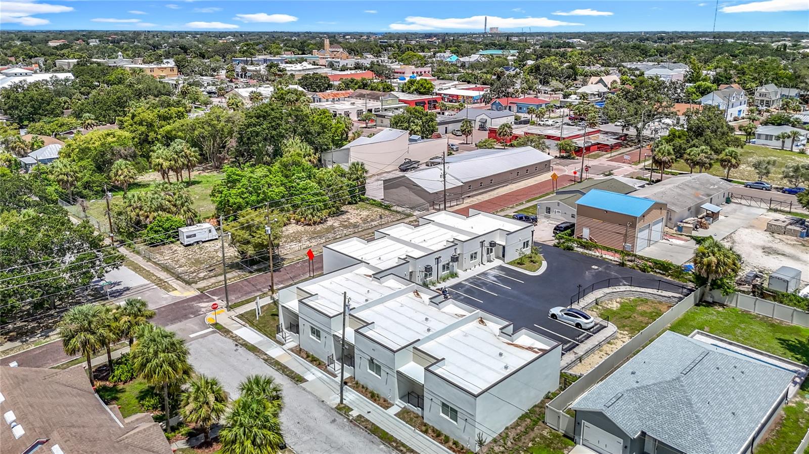 Image 22 of 77 For 401 Boyer Street 2