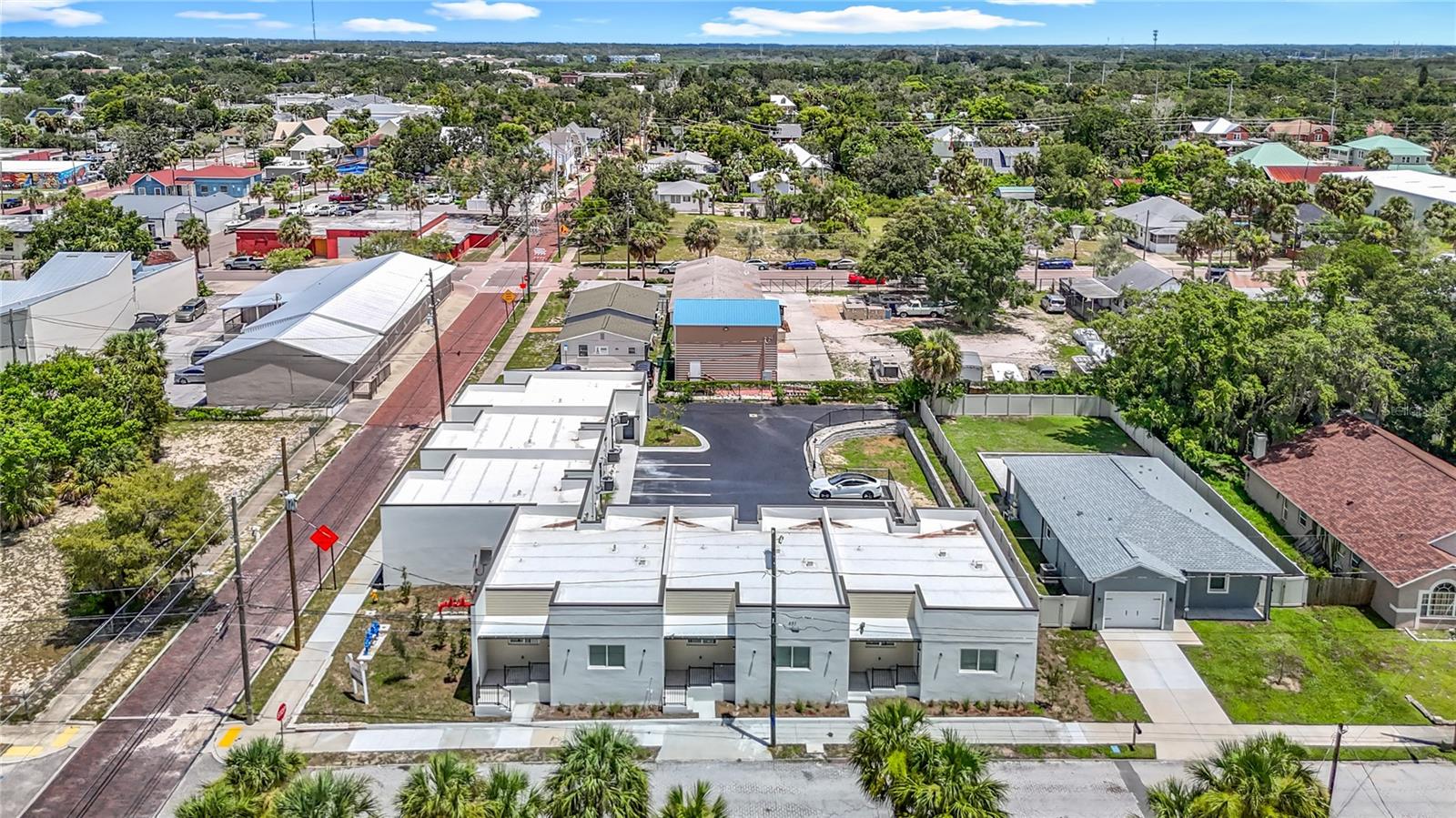 Image 23 of 77 For 401 Boyer Street 2