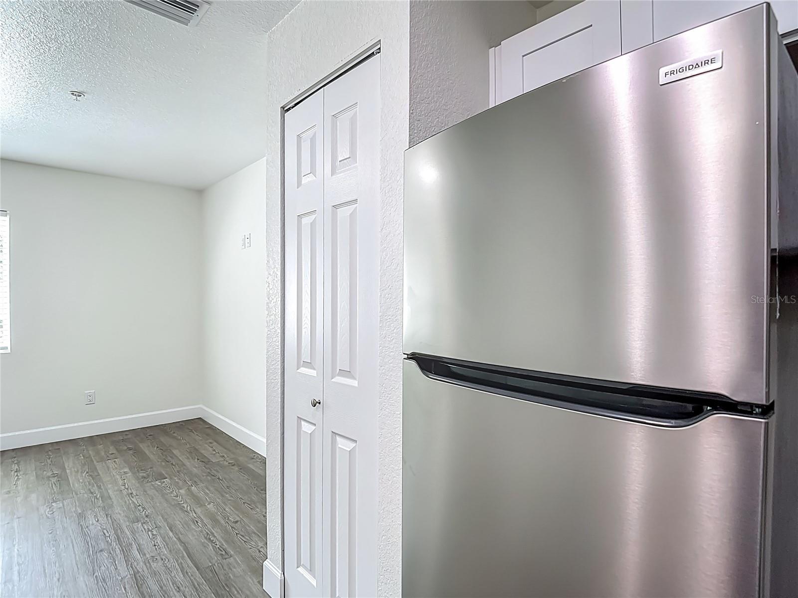 Image 29 of 77 For 401 Boyer Street 2