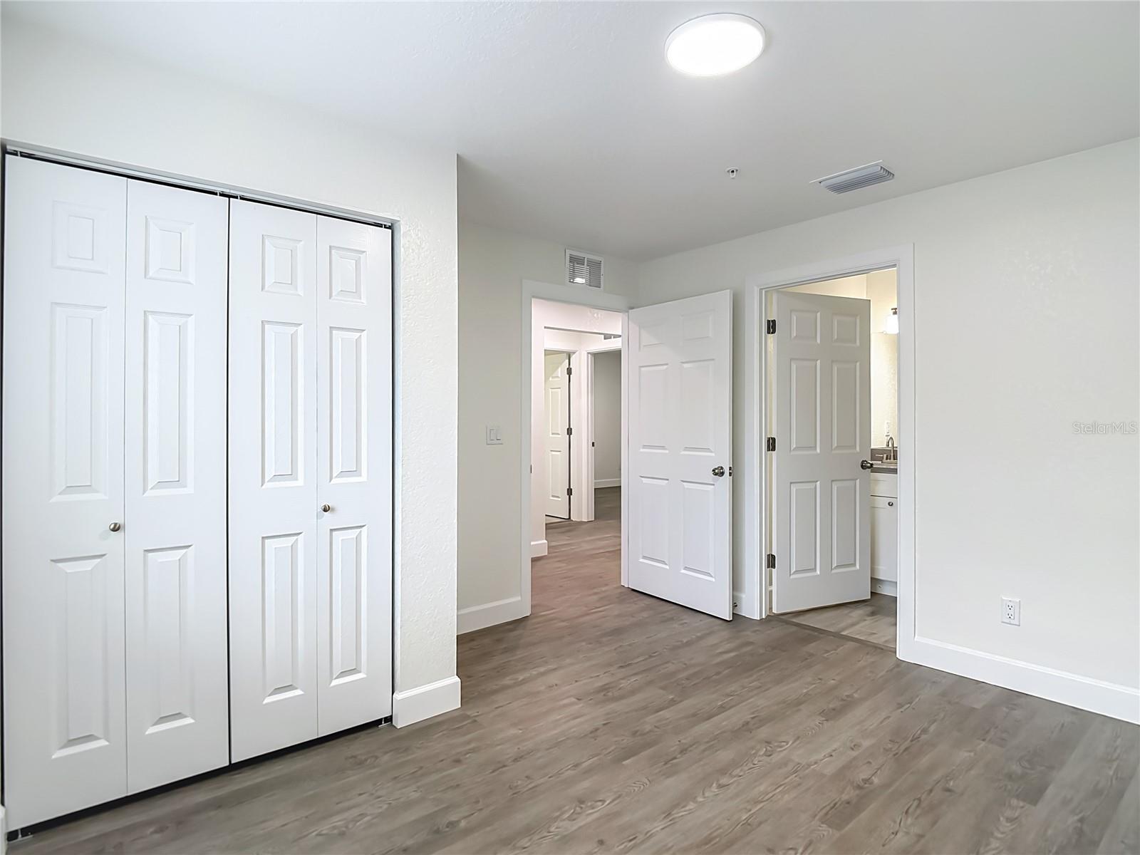 Image 31 of 77 For 401 Boyer Street 2