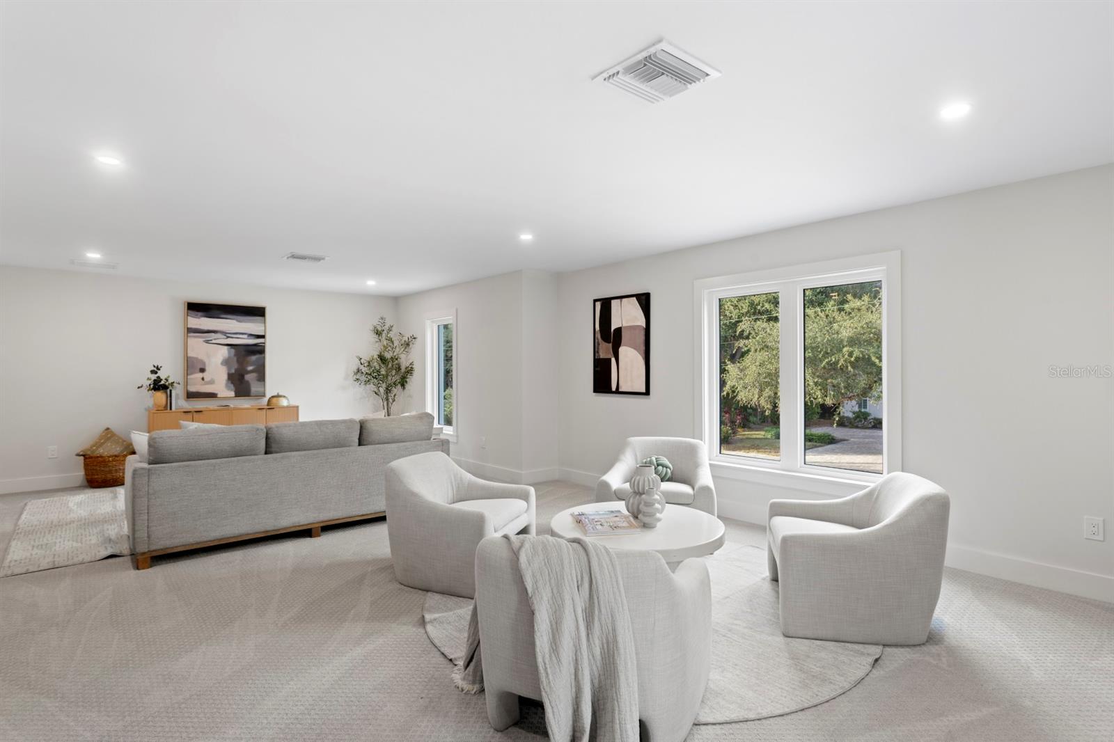 Image 13 of 72 For 4624 San Jose Street