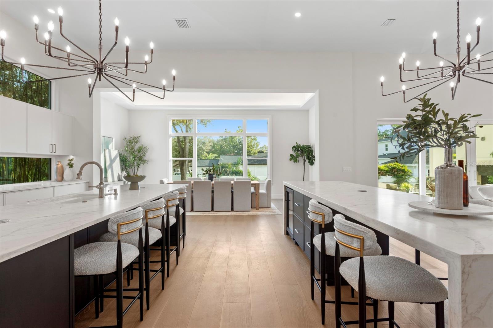 Image 16 of 72 For 4624 San Jose Street