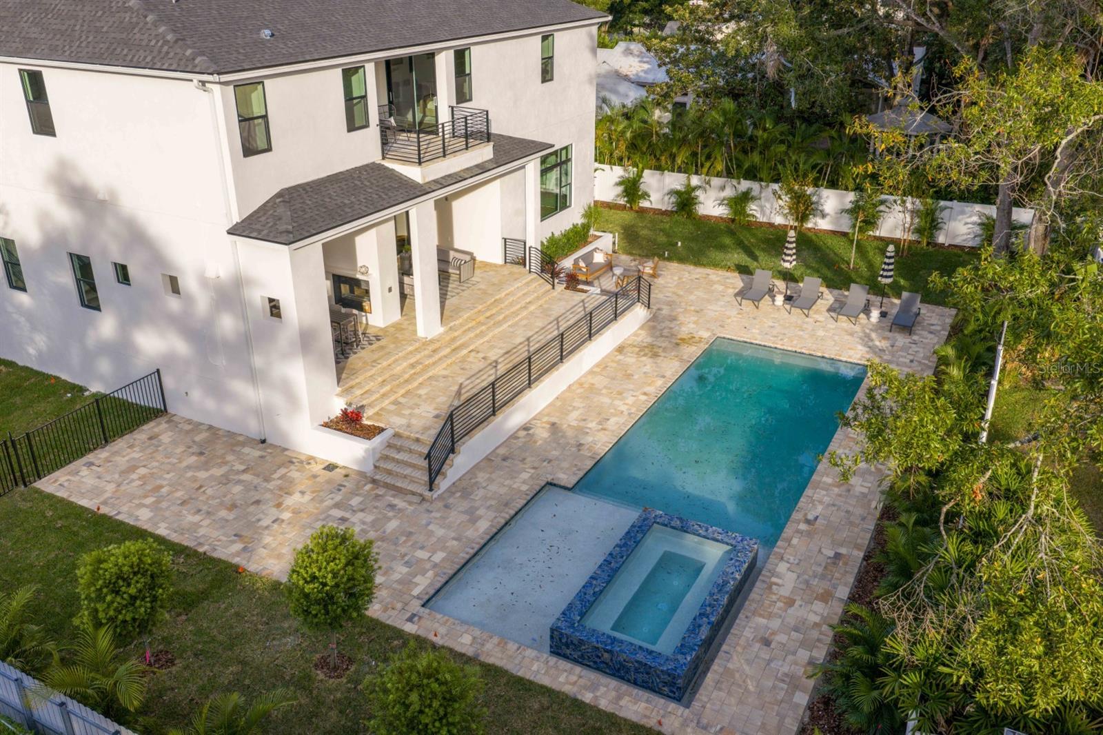 Image 3 of 72 For 4624 San Jose Street