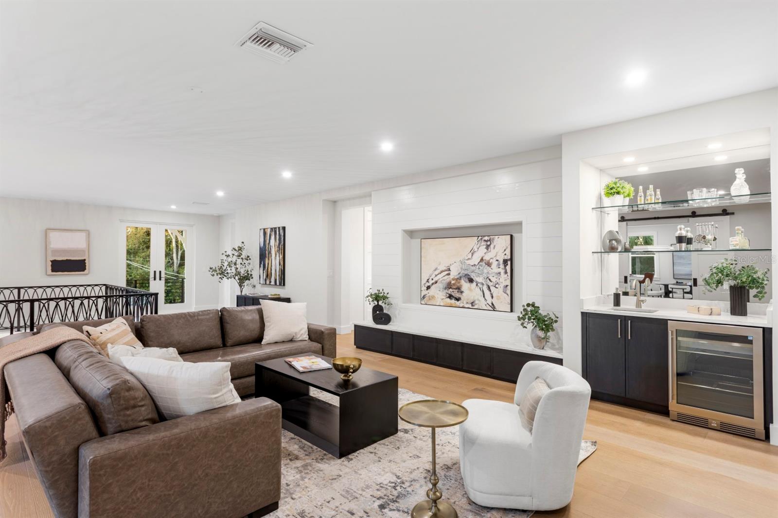 Image 42 of 72 For 4624 San Jose Street