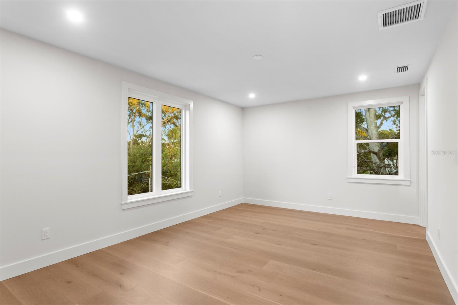 Image 61 of 72 For 4624 San Jose Street