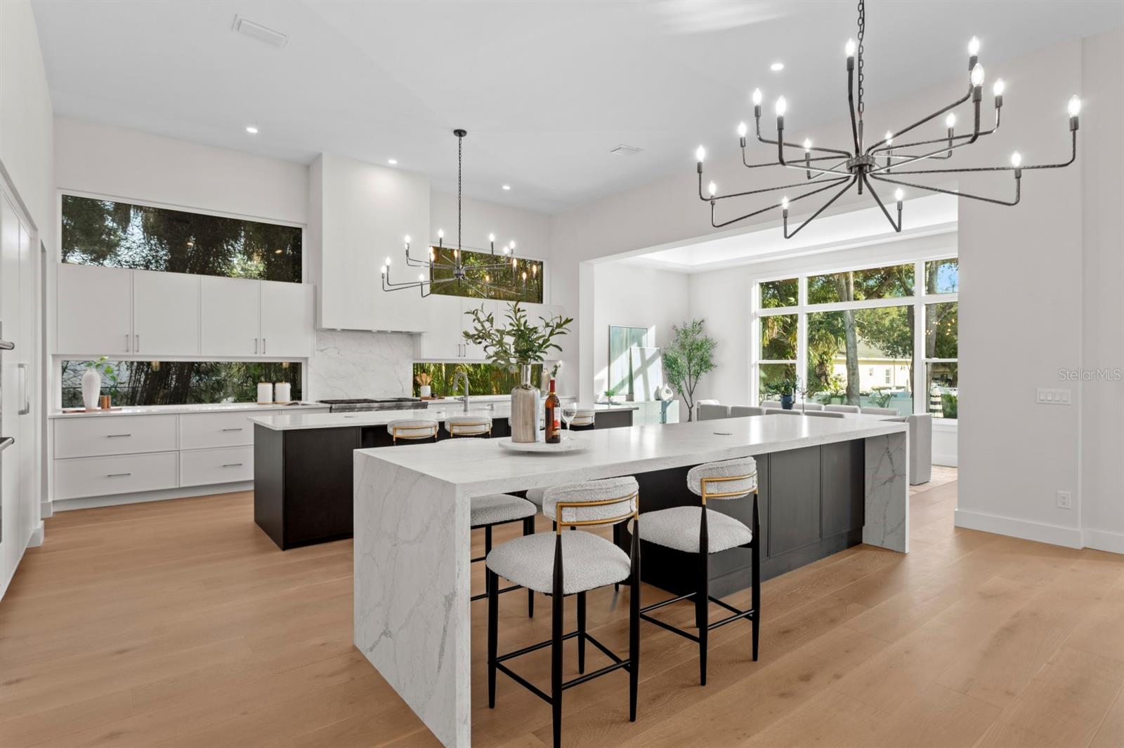 Image 9 of 72 For 4624 San Jose Street