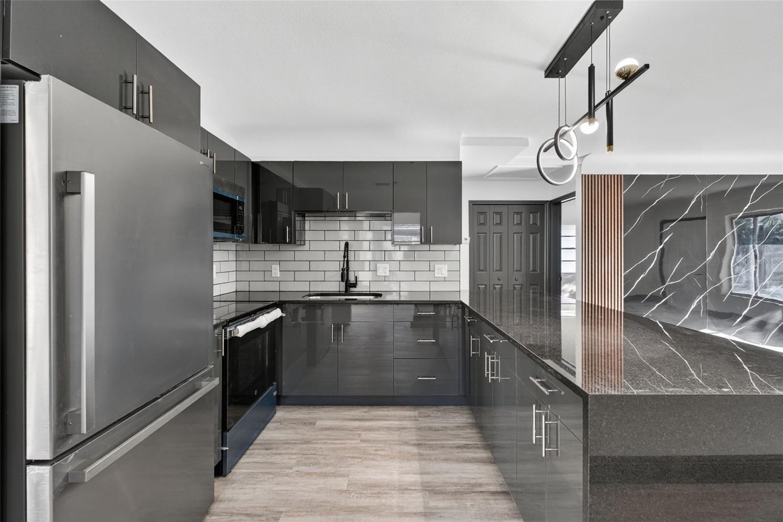 Image 11 of 48 For 2401 42nd Street S