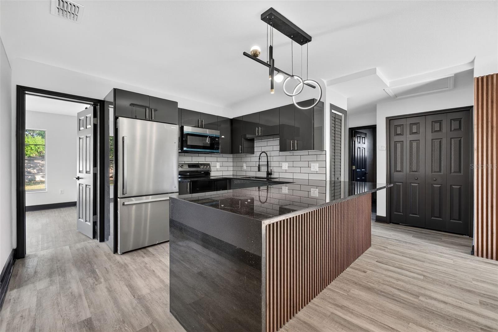 Image 12 of 48 For 2401 42nd Street S