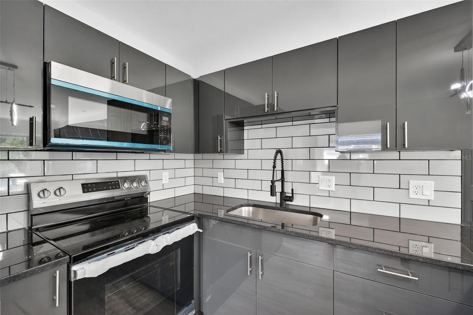 Image 13 of 48 For 2401 42nd Street S