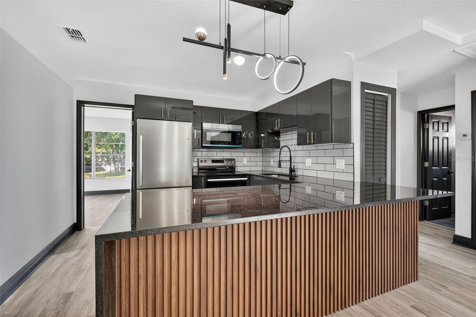 Image 14 of 48 For 2401 42nd Street S