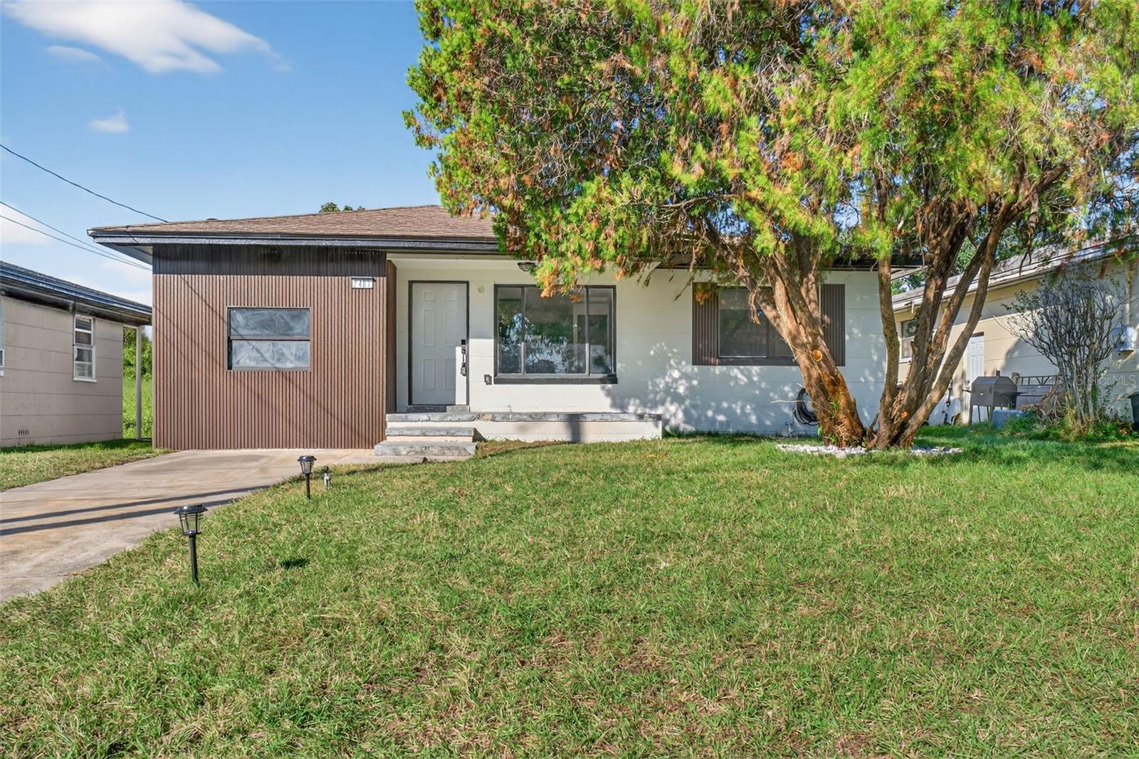 Image 2 of 48 For 2401 42nd Street S