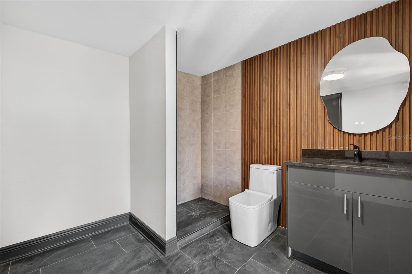 Image 21 of 48 For 2401 42nd Street S