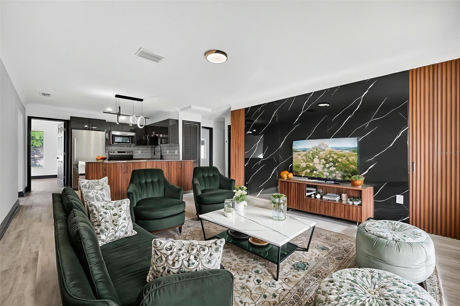 Image 4 of 48 For 2401 42nd Street S