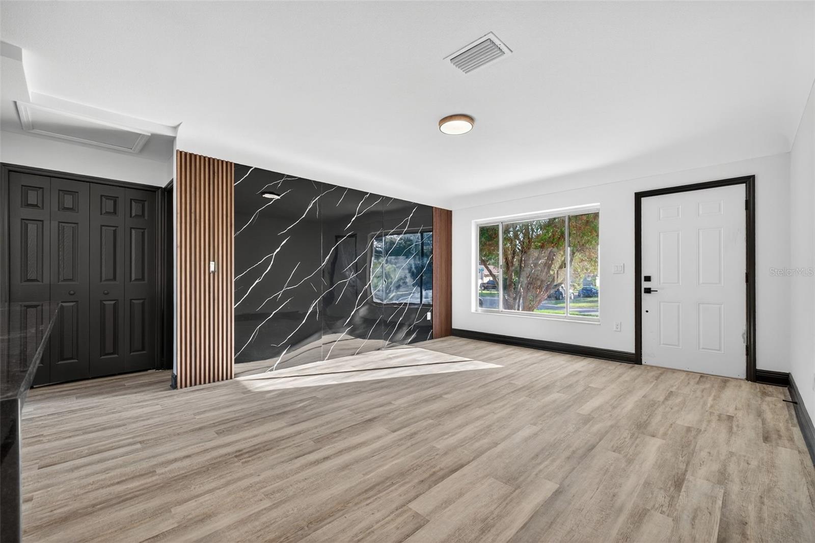 Image 5 of 48 For 2401 42nd Street S