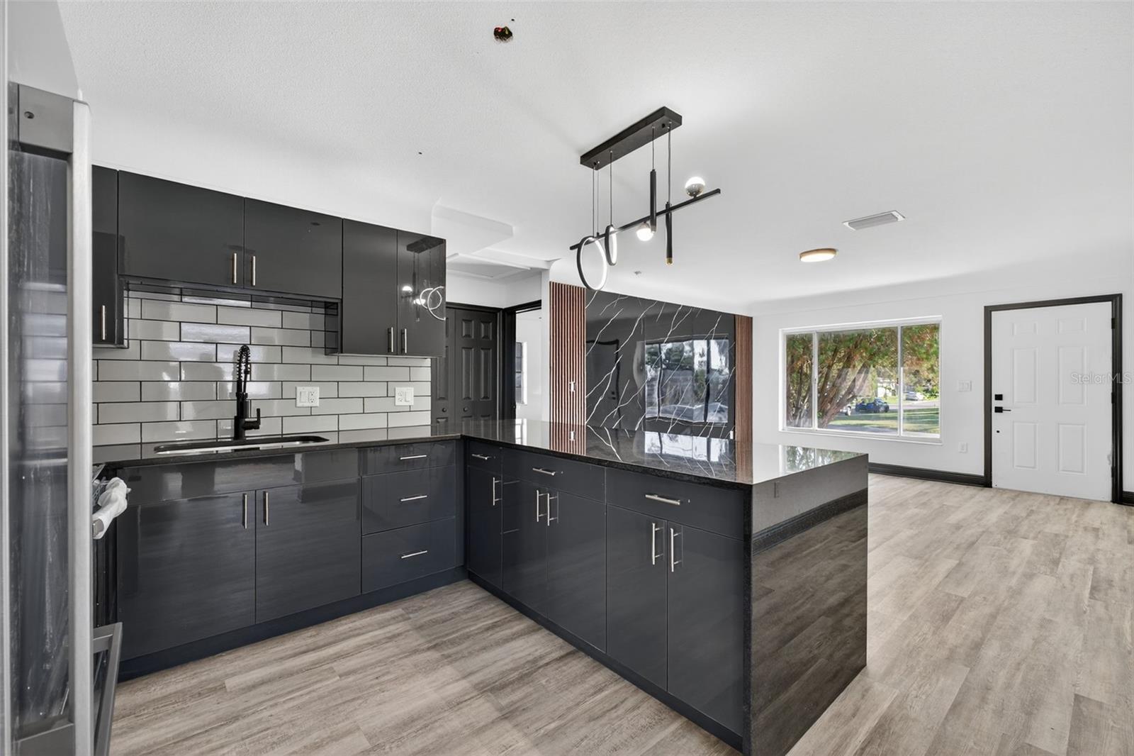 Image 8 of 48 For 2401 42nd Street S