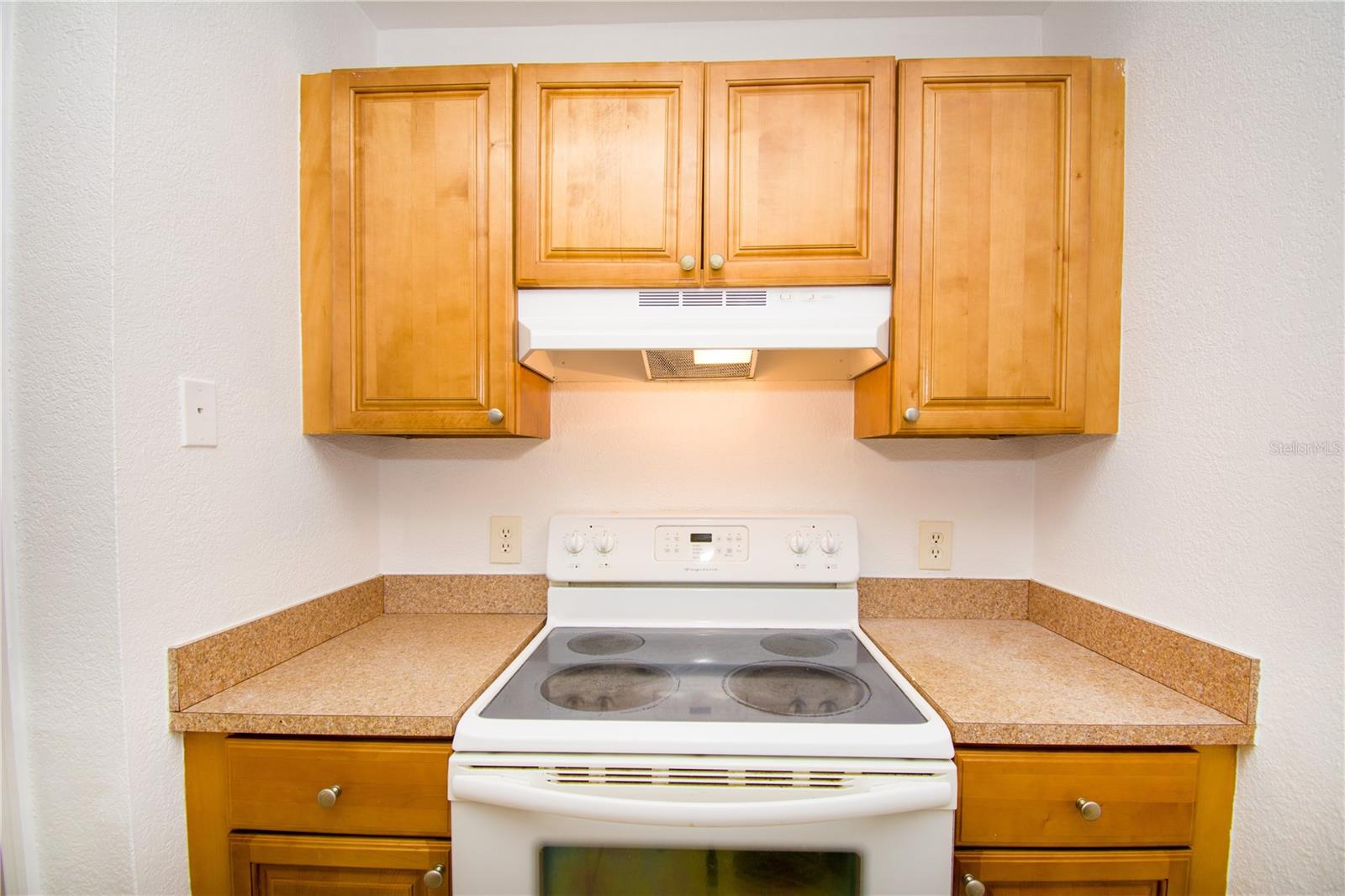 Listing photo id 13 for 13830 Orange Sunset Drive 202