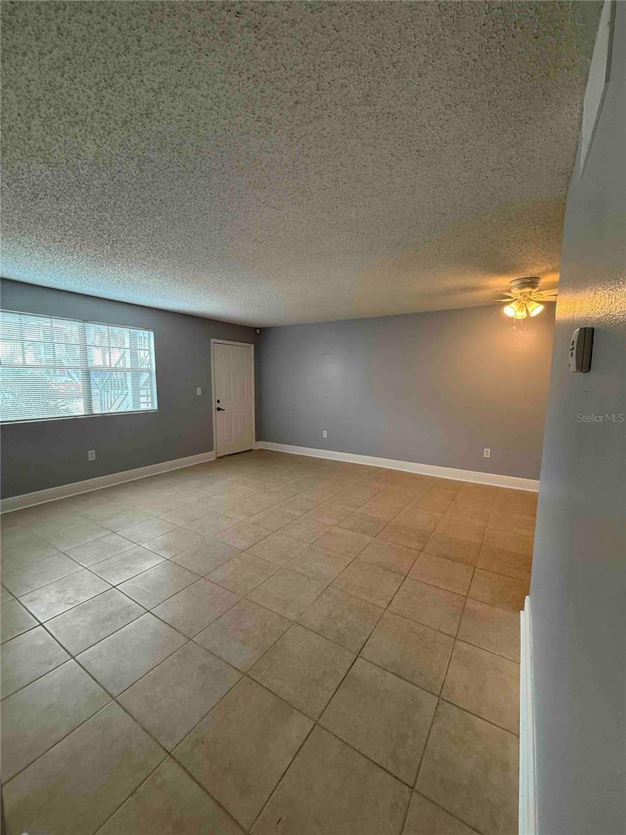 Image 11 of 20 For 12401 Hibiscus Oak Place 101