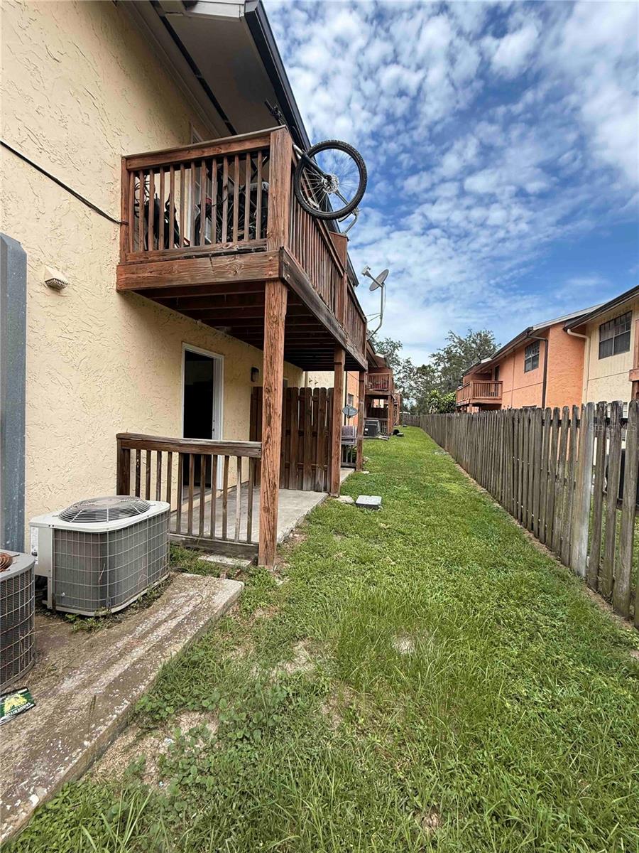 Image 15 of 20 For 12401 Hibiscus Oak Place 101