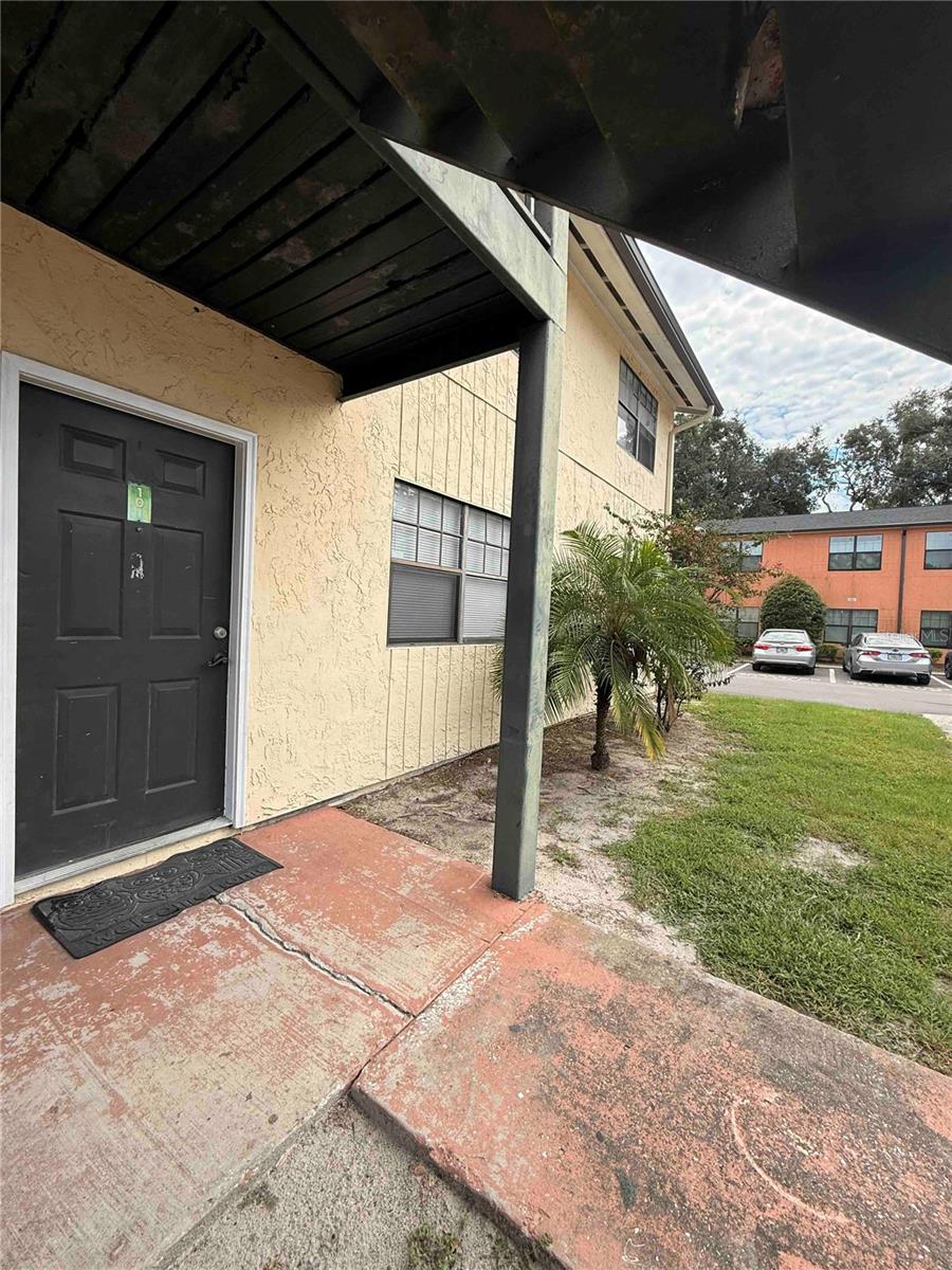 Image 17 of 20 For 12401 Hibiscus Oak Place 101