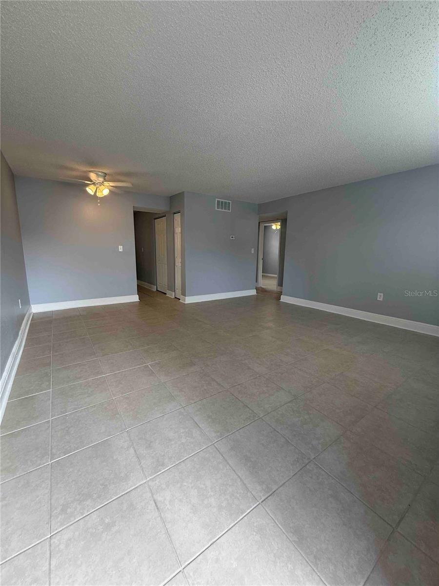 Image 3 of 20 For 12401 Hibiscus Oak Place 101