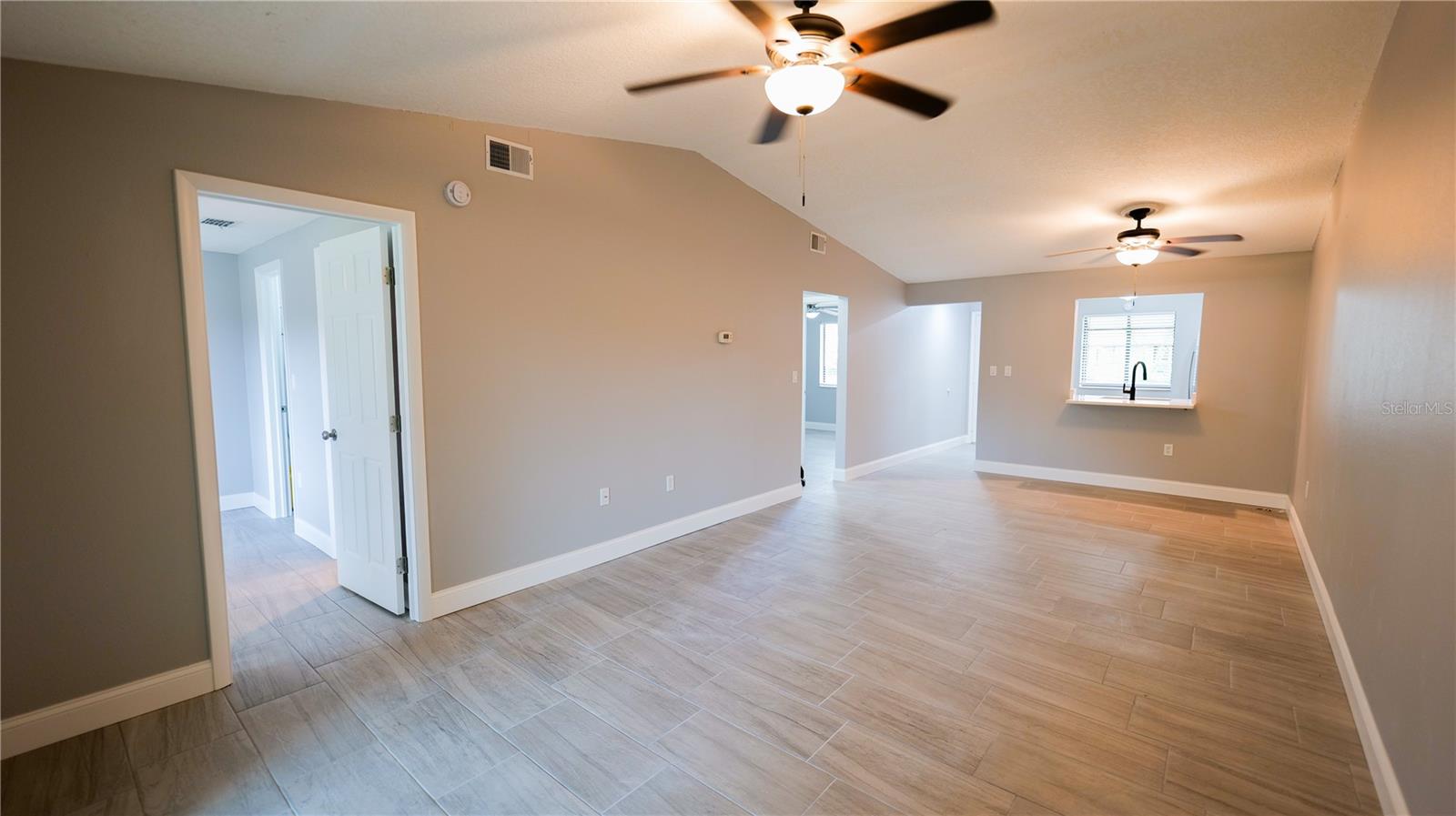 Image 4 of 13 For 1917 Peppermill Drive 1917