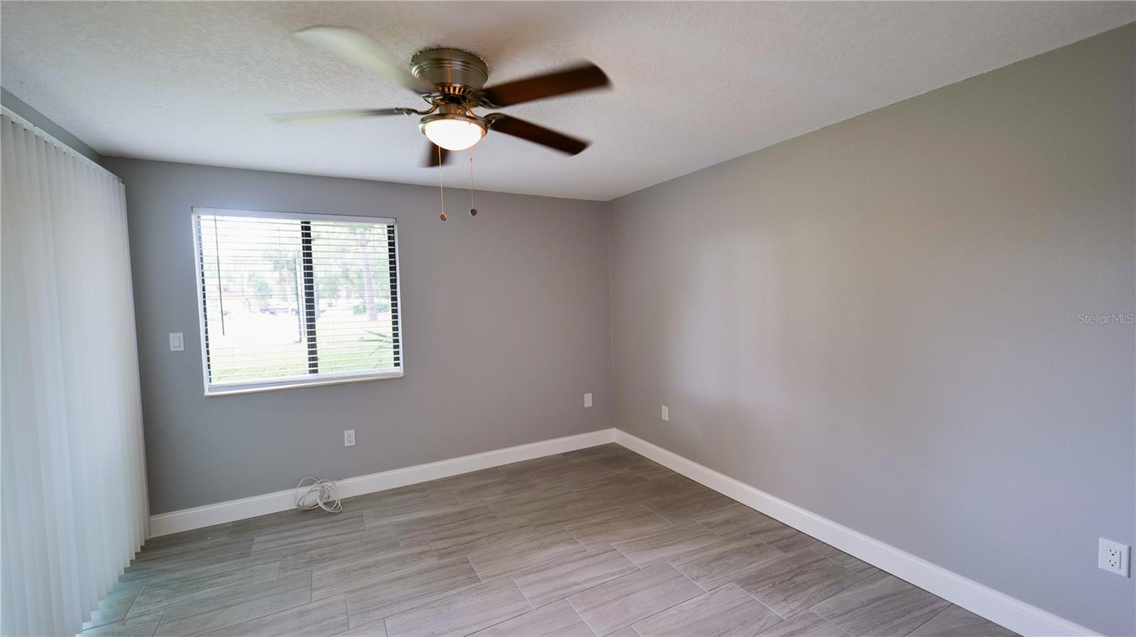 Image 5 of 13 For 1917 Peppermill Drive 1917