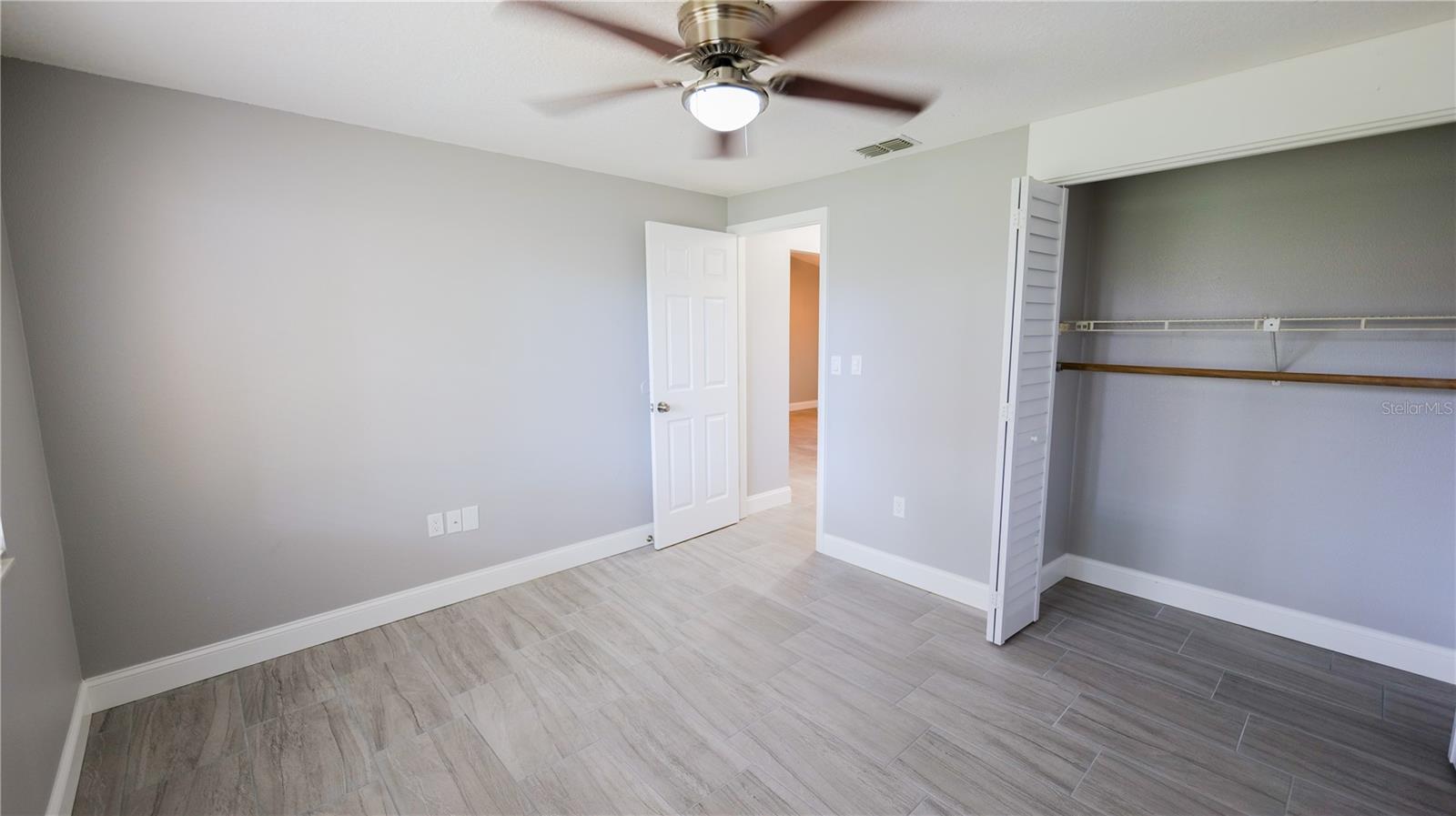 Image 9 of 13 For 1917 Peppermill Drive 1917