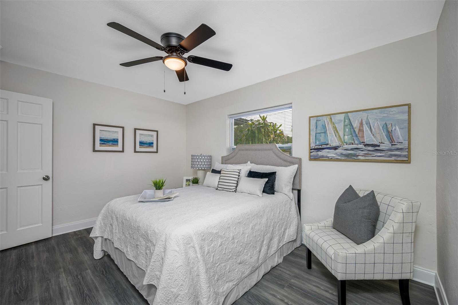 Image 14 of 33 For 4934 10th Avenue S