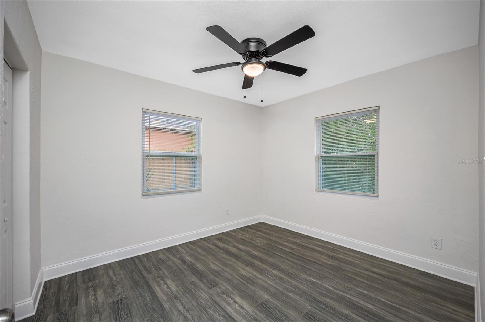 Image 15 of 33 For 4934 10th Avenue S