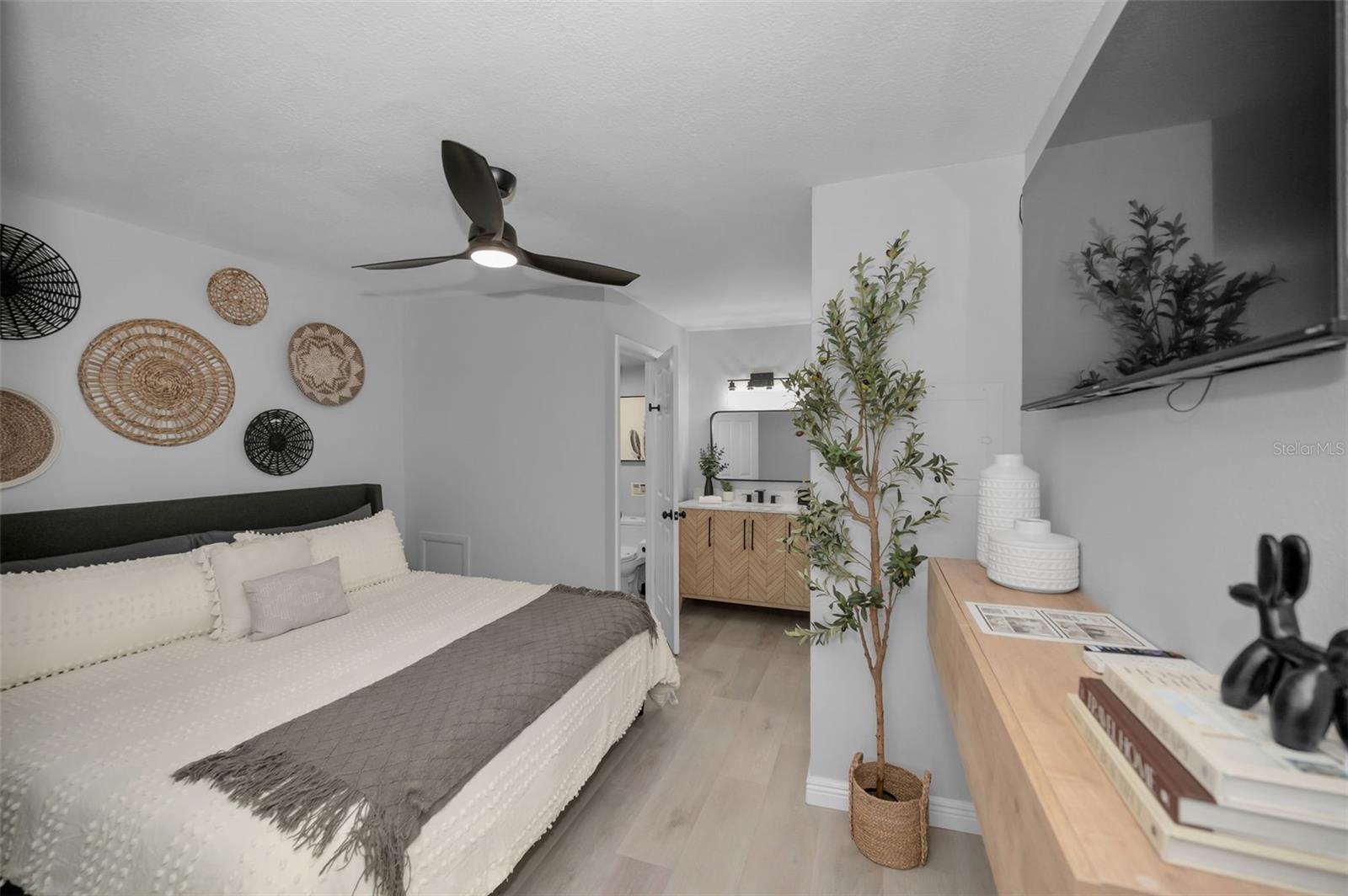 Image 10 of 31 For 2700 Gulf Boulevard W6