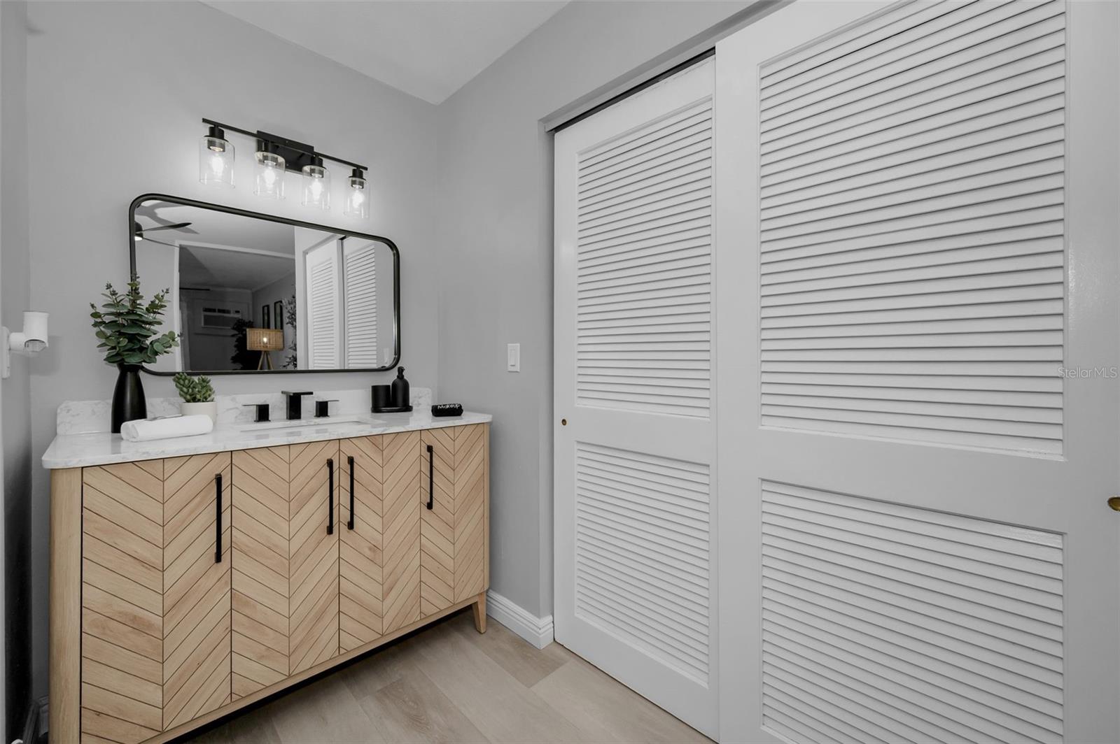 Image 15 of 31 For 2700 Gulf Boulevard W6