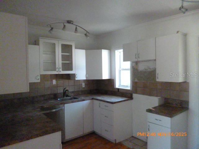 Image 6 of 24 For 9728 Groveland Street