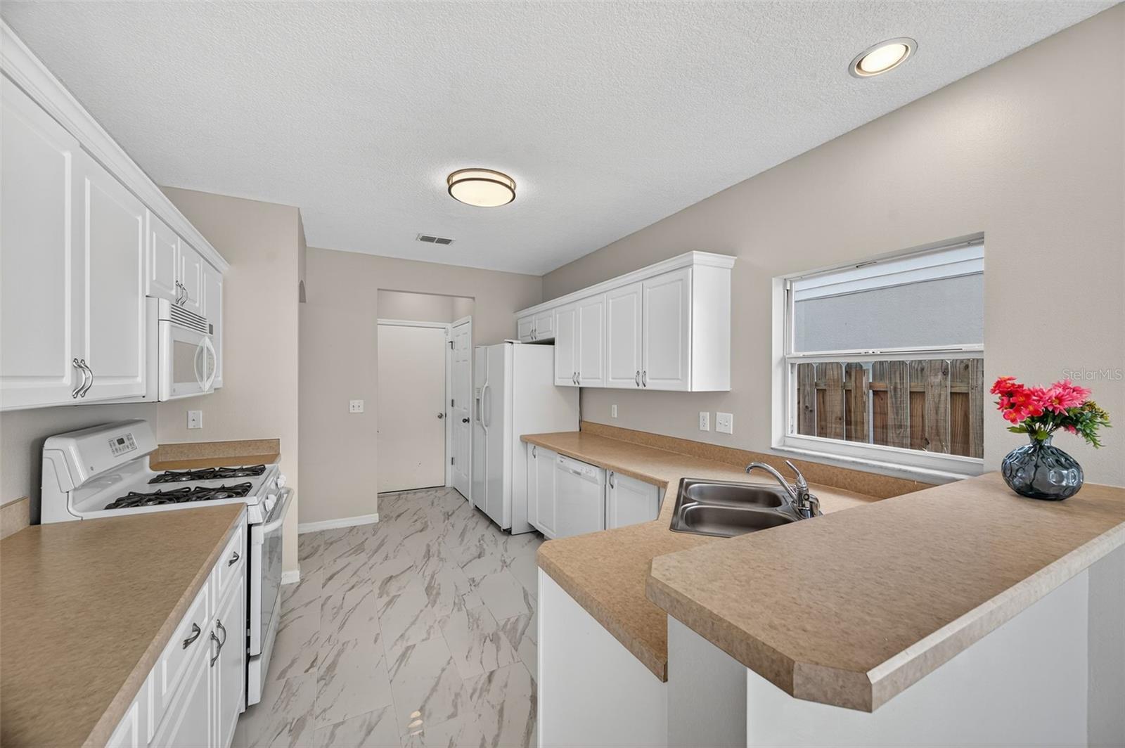 Image 21 of 60 For 28632 Seashell Court